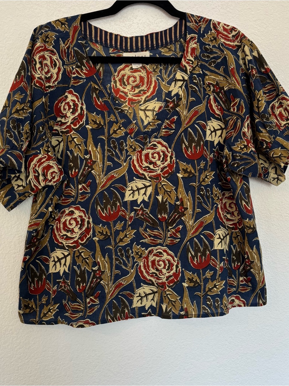 Velvet by Graham and Spencer Lena Floral Top - Picture 4 of 8